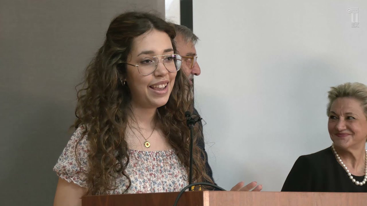 Becas del Legado del Doctor Astudillo Pombo a estudiantes de Medicina